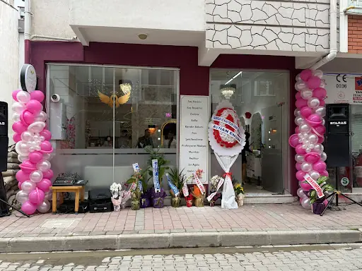 Güzellik Sende Kadın Kuaförü
