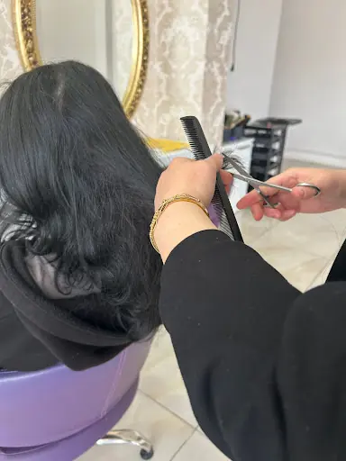 Yasemin Bayan Kuaförü