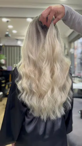 The moon hair studio 3