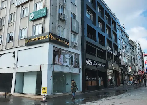Gül Özkan Güzellik Salonu – Tırnak / Nail Studio, İstanbul