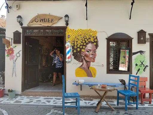 Ayvalık saçta sanat