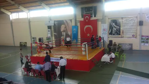 Kapalı Spor Salonu