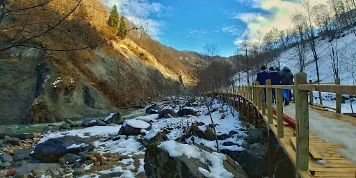 Canik Dere Şelalesi Yürüyüş Alanı 3