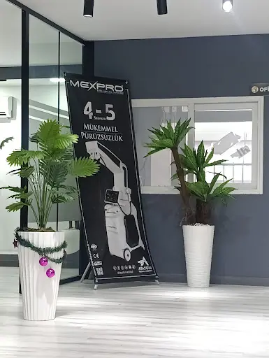 Serlux Beauty Lounge 2