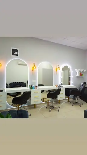 Yasemin Hair-Make Up-Artist