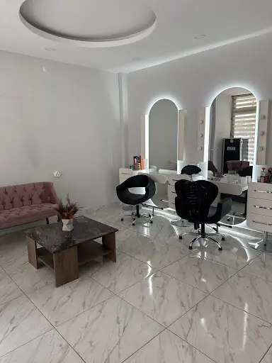 LAVİNYAM’S GÜZELLİK SALONU 4