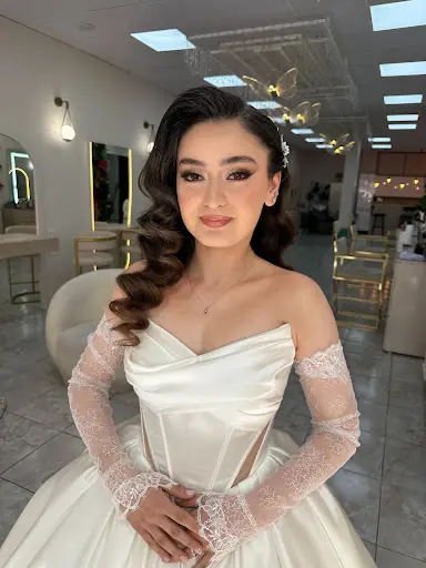 GLAMOUR HAIR & MAKEUP STUDIO 3