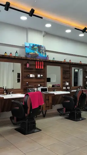 Salon by Uğur | Gaziemir Erkek Kuaförü 4