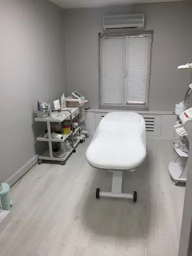 Red Ruby Estetik & Güzellik (Kalıcı Makyaj, Microblading, Cilt Bakımı) 4
