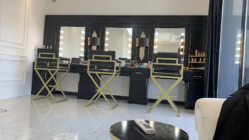 Kübra Emirdoğan Makeup Studıo