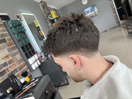 BY FREE BARBER SHOP 4