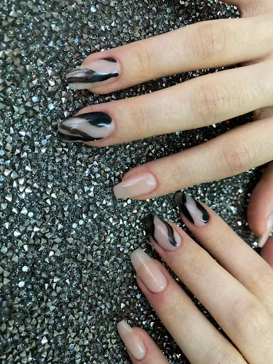 Fadil Ugur bayan kuaför güzellik sac kaynak merkezi 4