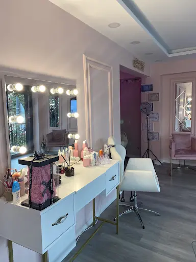 Hande’s Beauty – Tırnak / Nail Studio, İstanbul