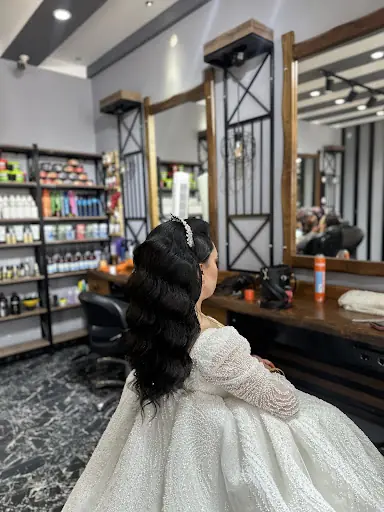 MUTLU BAYAN KUAFÖRÜ VE GÜZELLİK SALONU