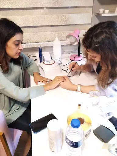 Nazenin Güzellik Merkezi 3