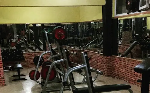 IRON GYM