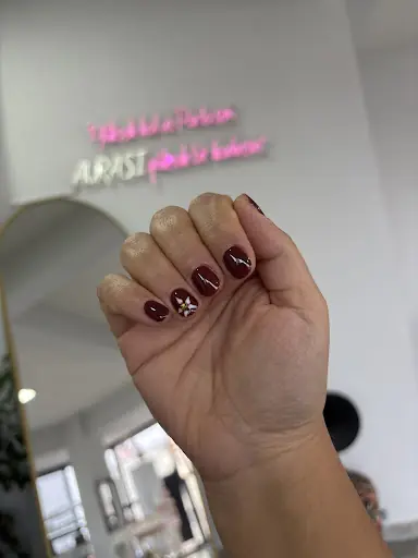Aura Beauty ve Nail Stüdyo 3