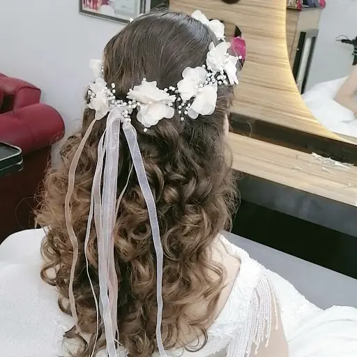 Özlem Sönmez Kuaför ve Güzellik Salonu 4