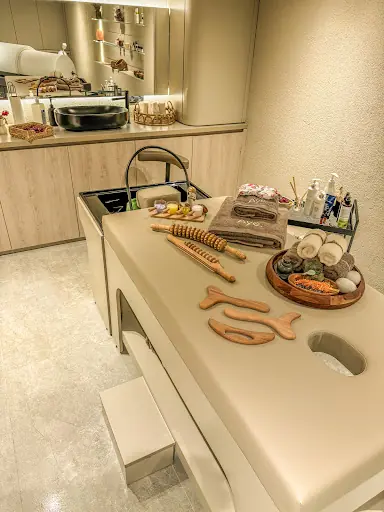 Aye. Beauty Wellness Therapy