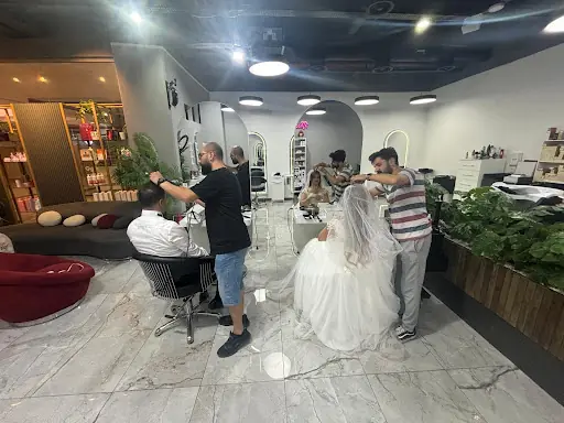FAMED Unisex Hair Saloon