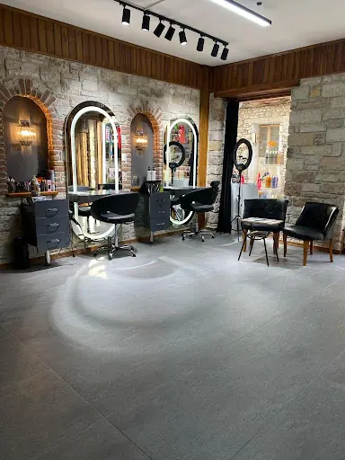 Aynur Bora