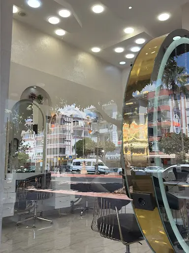 MERLIN DIAMOND HAIR LOUNGE