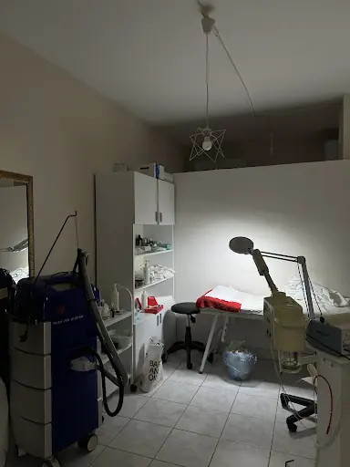 SALON PARİS AYŞE GÜZELLİK SALONU | KÜÇÜKÇEKMECE KUAFÖR – Gelin Kuaförü, Küçükçekmece, İstanbul (3. fotoğraf)