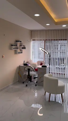 Este Klinik Güzellik Merkezi 3