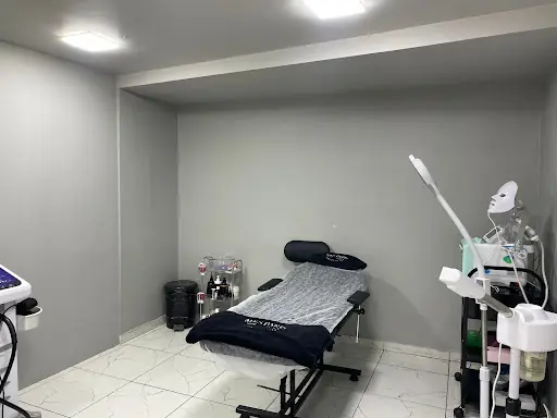 Mrs Paris Kuaför & Güzellik Merkezi PENDİK – Tırnak / Nail Studio, Pendik, İstanbul