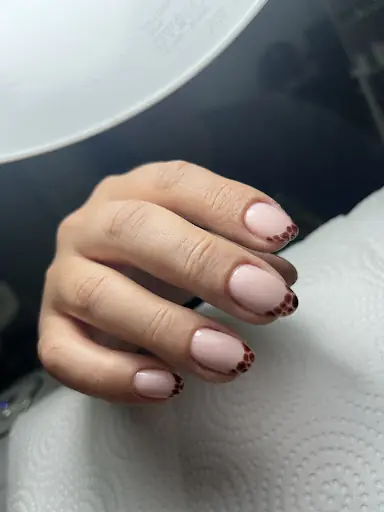 ESRA UYAR GÜZELLİK SALONU – Tırnak / Nail Studio, İstanbul (3. fotoğraf)