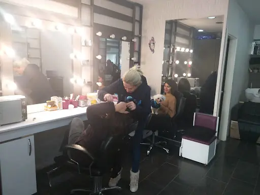 Cem Bayan Kuaförü