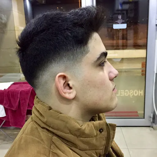 By Kıvırcık | Erkek Kuaförü - Barber Saloon - Başakşehir 3
