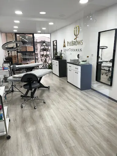 Serap Toraman Kalıcı Makyaj & Phi Studio 2
