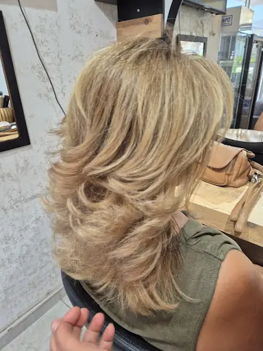 döşemealtı sd kuaför ve güzelliksalonu 2