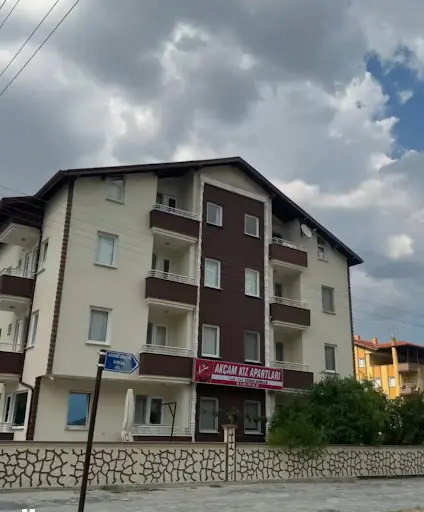AKÇAM KIZ APARTLARI 2