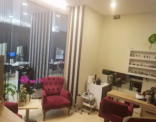 TANER AK KADIN & ERKEK KUAFÖR SALONU & Solarium & microkaynak&lazer epilasyon 4