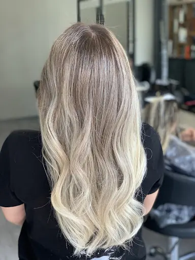 SALON MEGA 4