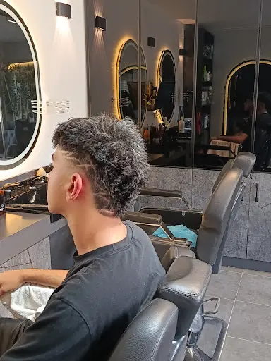 Burak Erkek Kuaforu
