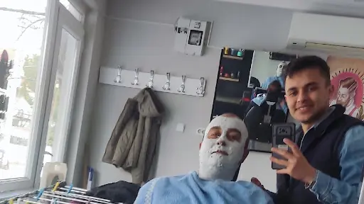 Esen erkek kuaförü 2