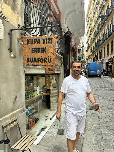 Kupa Kızı Erkek Kuaförü 4