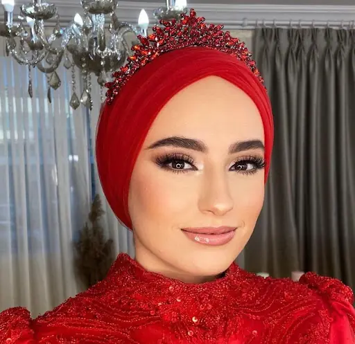 ÜMMÜHAN ÖZKAN TÜRBAN & MAKYAJ 4