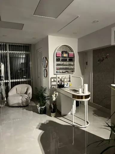 HÜLYA ÖZDEMİR PREMIUM HAIR & MAKE-UP 2