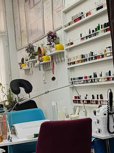 Eminem Güzellik Salonu – Tırnak / Nail Studio, İstanbul
