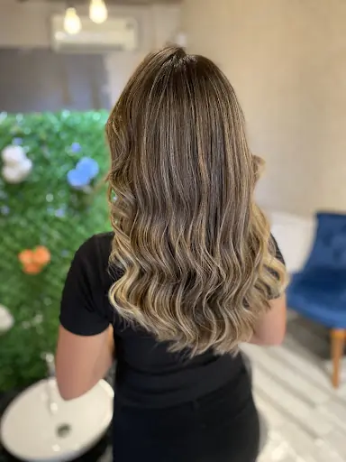 Dilek Taş Kuaför & Güzellik Salonu 2