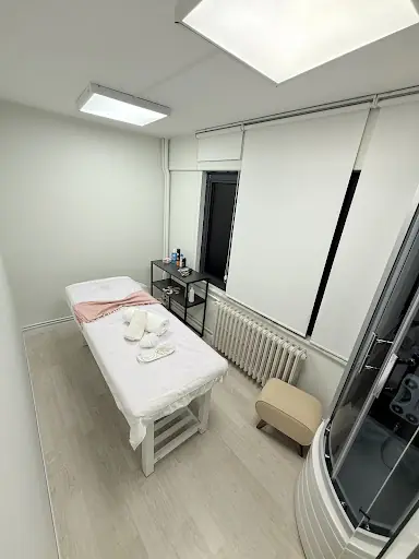 Spaterapi Nişantaşı Masaj ve Cilt Bakımı Merkezi – Tırnak / Nail Studio, İstanbul