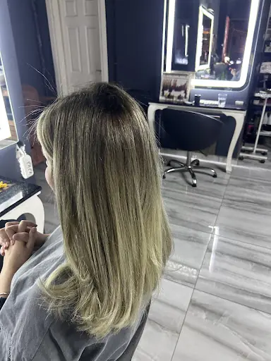 Maccas Bay Bayan Kuaför Salonu