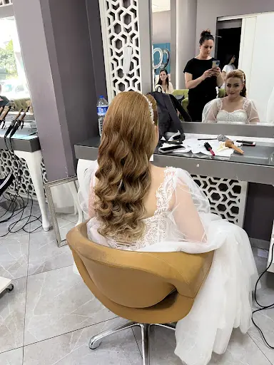 Emira Hairdresser 4