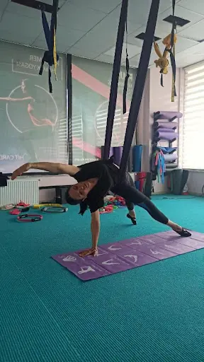 PLUS REFORMER&YOGA STUDYO