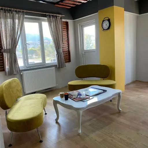Ebruli Bayan Kuaför