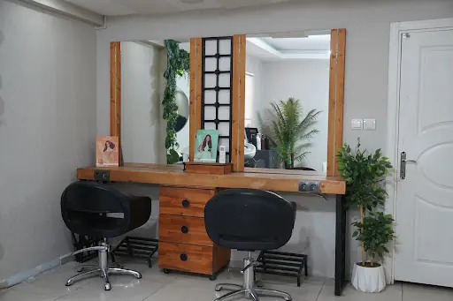 AYAZ VE UĞUR HAİR HOUSE 2